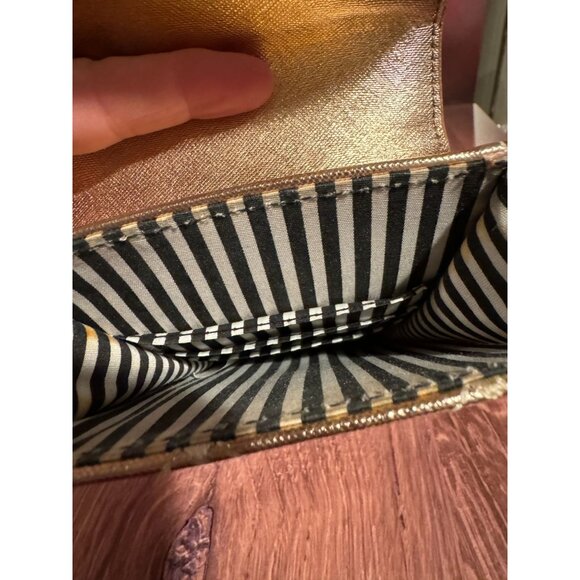 ✨‎ For Sale: Betsey Johnson Shimmery Cell Phone Crossbody ✨ - Picture 8 of 10